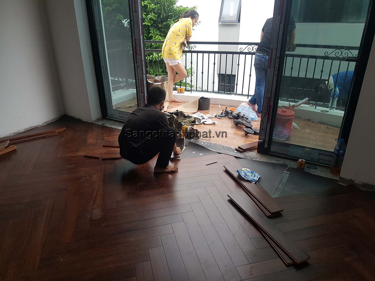 Thi công sàn gỗ