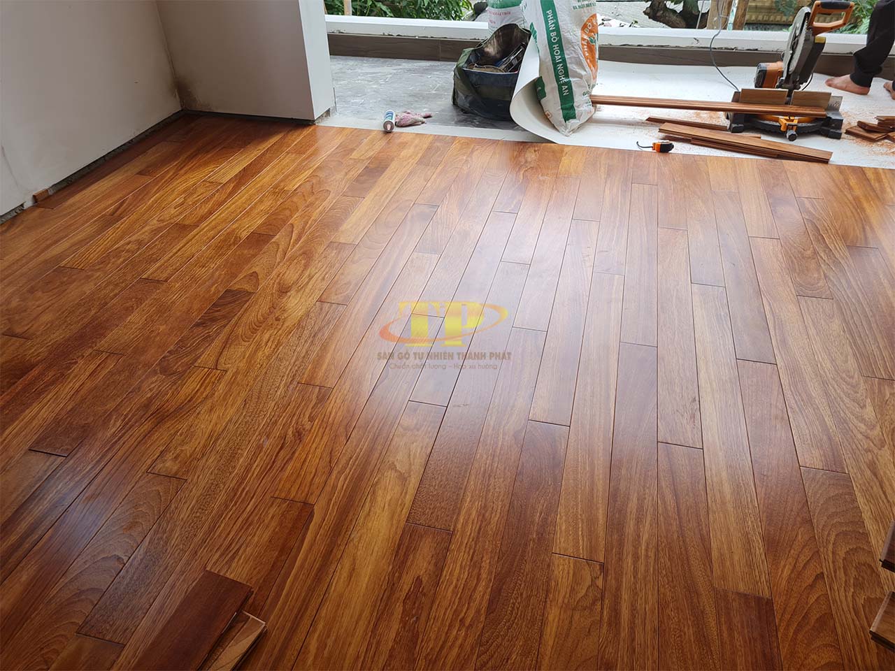 Thi công sàn gỗ Gõ đỏ tp Vinh