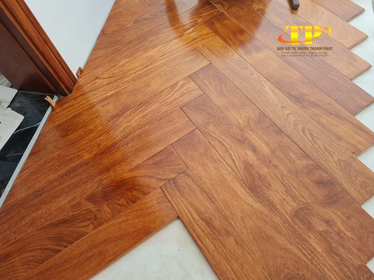 Sàn gỗ gõ đỏ là dòng sản phẩm có độ bền vững và độ thẩm mỹ cao